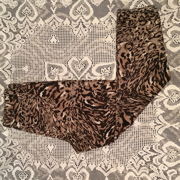 ASOS denim Ritson rigid mom jeans leopard print - Picture 3 of 5